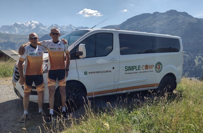 Team Simple Camp fietst le Tour du Mont Blanc